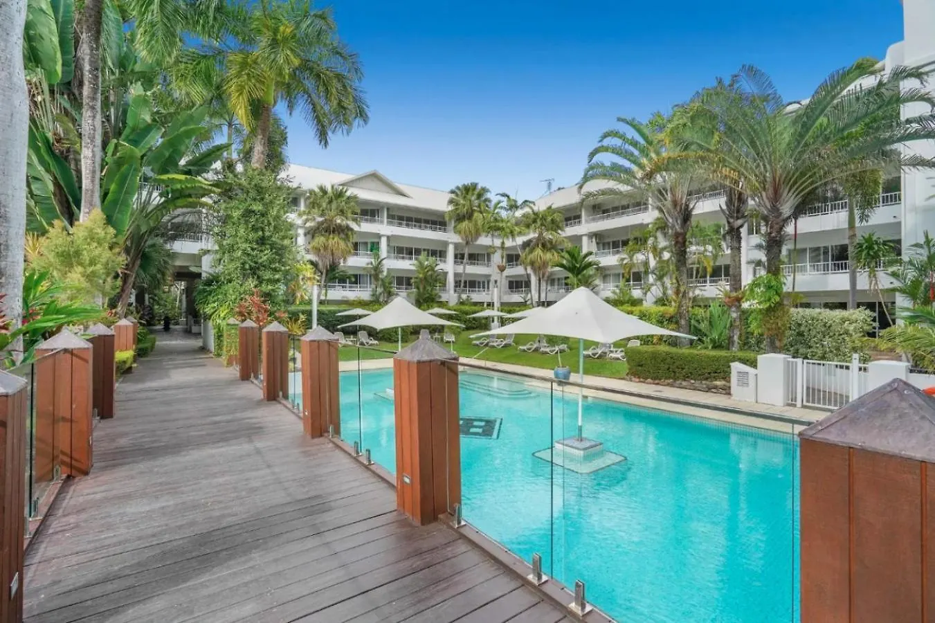 Alamanda Suite 43 Beachfront Accomodation Palm Cove