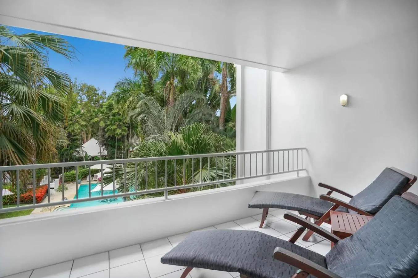 Alamanda Suite 43 Beachfront Accomodation Palm Cove Apartment