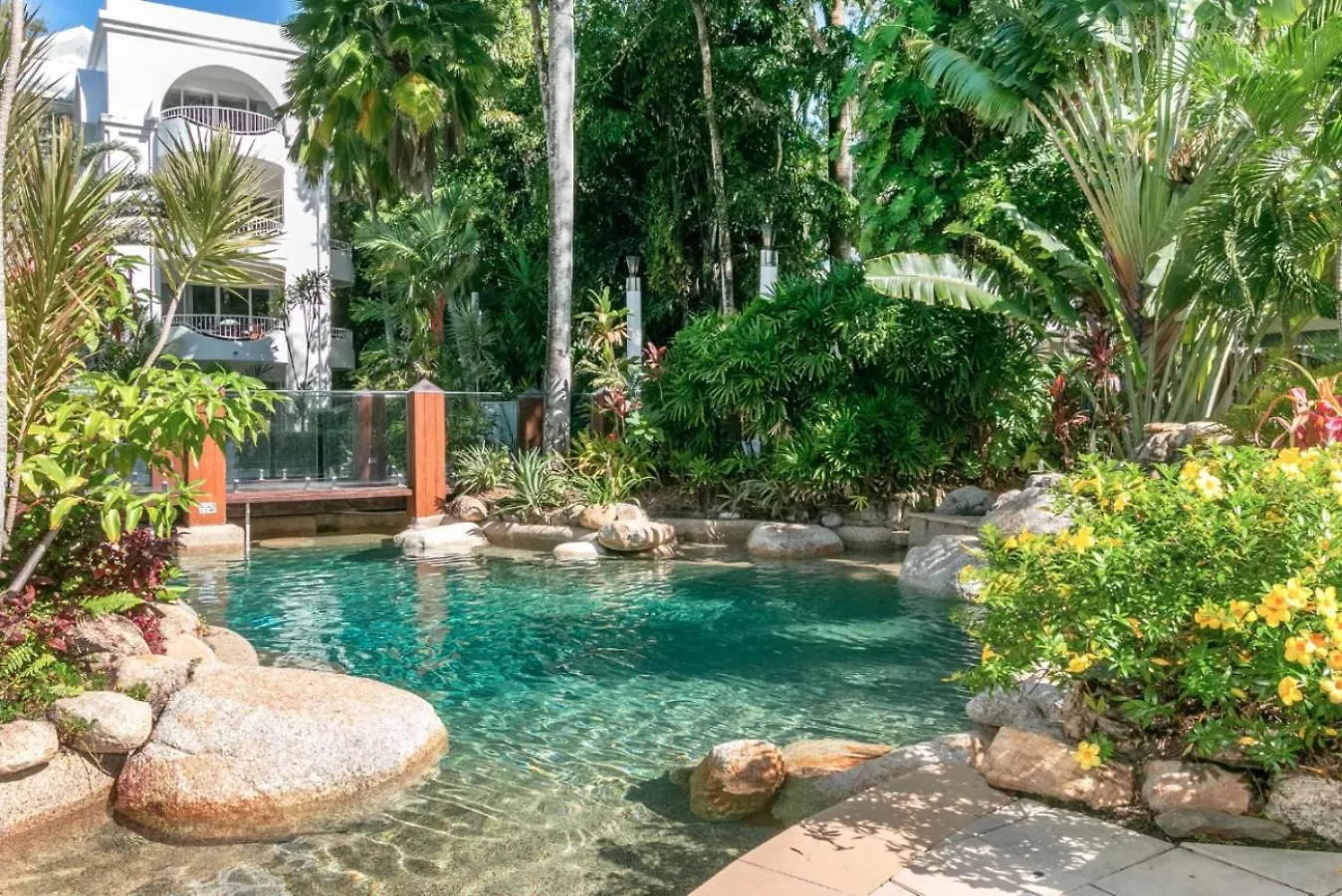 Apartment Alamanda Suite 43 Beachfront Accomodation Palm Cove Australia