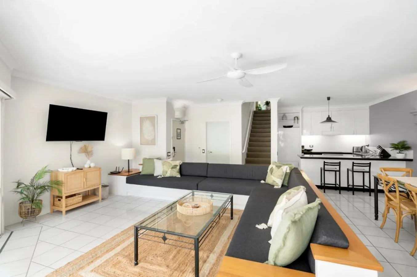Alamanda Suite 43 Beachfront Accomodation Palm Cove Apartment